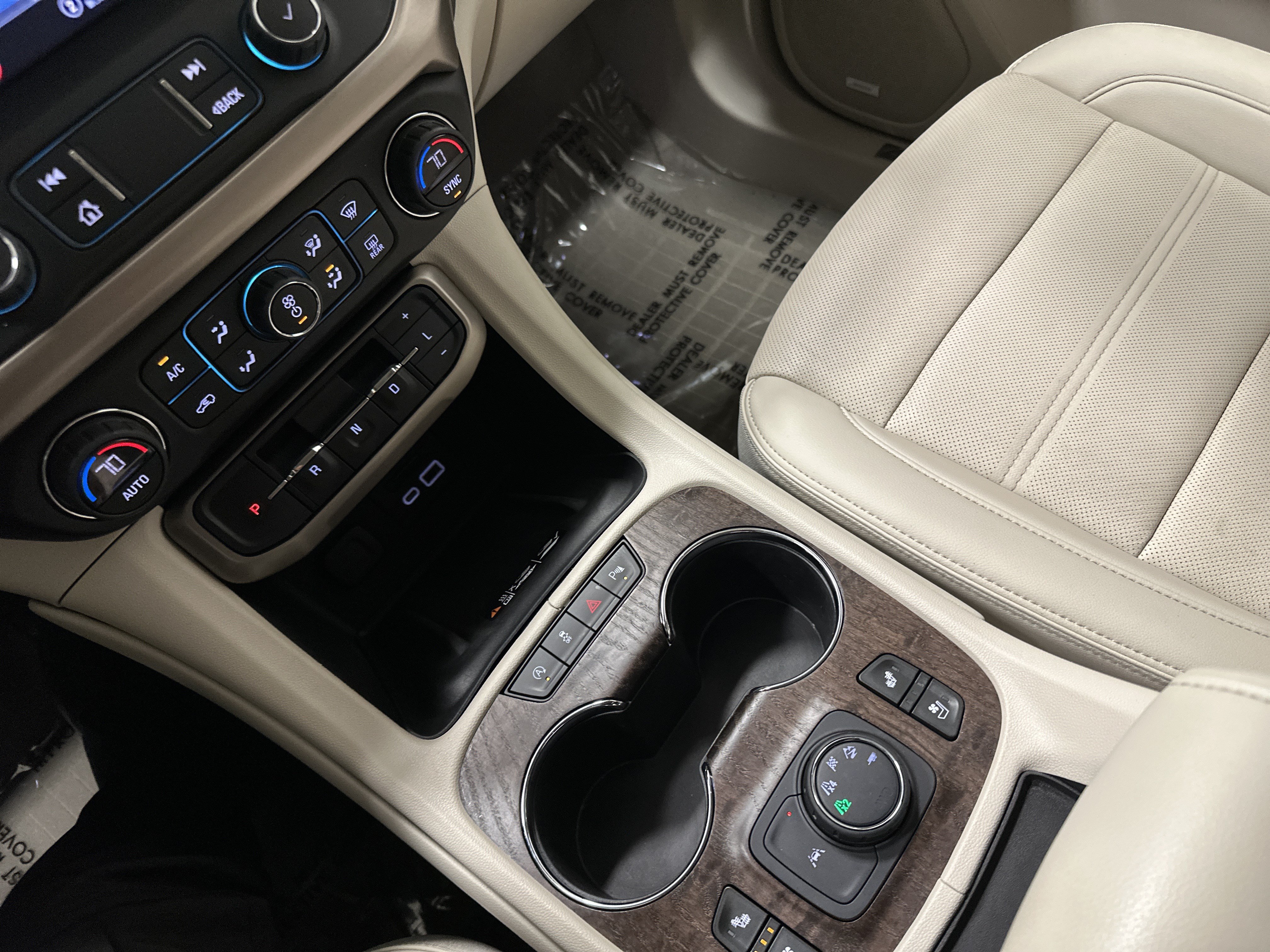 Used 2022 GMC Acadia Denali w/ Denali Ultimate Package AWD/4WD image 30