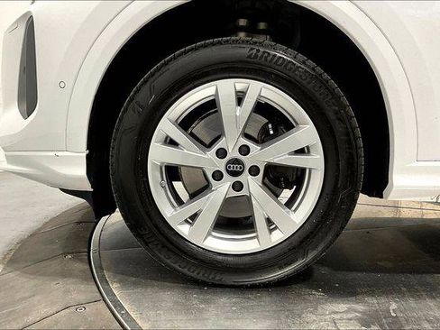 Certified 2025 Audi Q5 Premium w/ Convenience Package AWD/4WD image 8