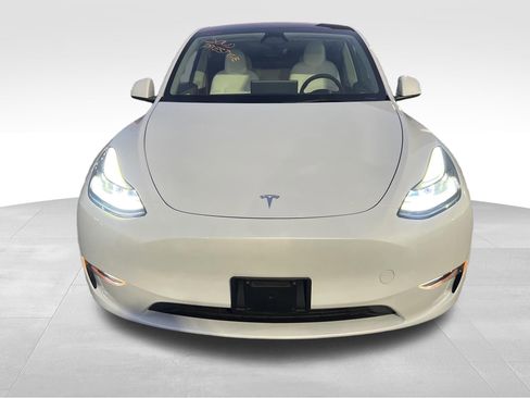 Used 2023 Tesla Model Y Long Range image 2