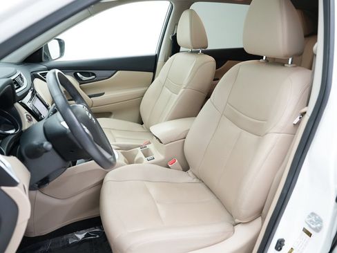 Used 2016 Nissan Rogue SL w/ SL Premium Package FWD image 6
