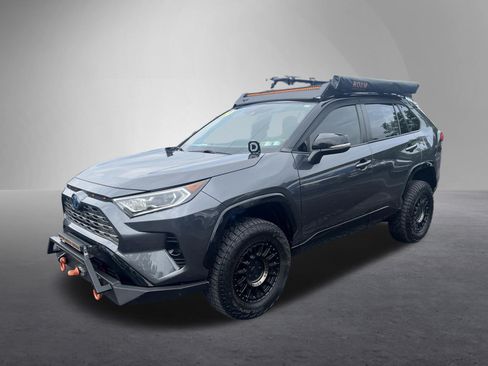 Used 2019 Toyota RAV4 XSE w/ Carpet Mat Package AWD/4WD image 8