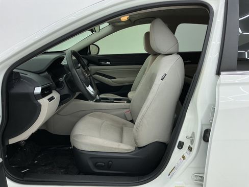Used 2019 Nissan Altima 2.5 S FWD image 14