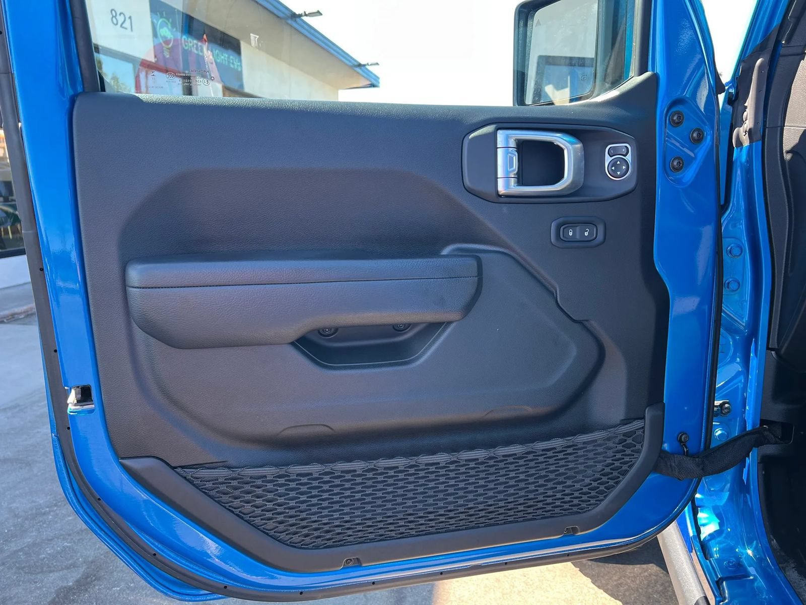 Used 2024 Jeep Wrangler Unlimited AWD/4WD image 10