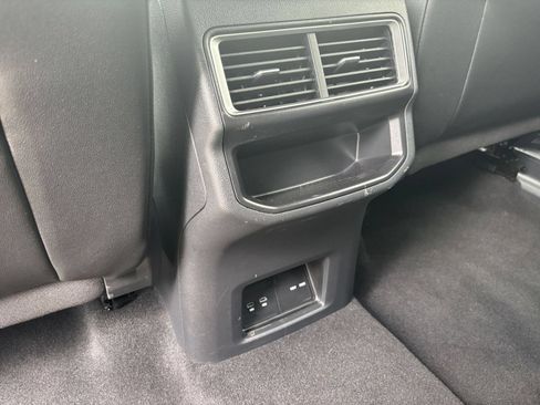 Used 2025 Volkswagen Atlas Cross Sport SE FWD image 22