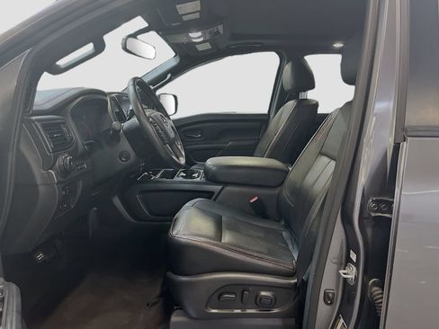 Used 2022 Nissan Titan PRO-4X w/ Pro-4x Convenience Package AWD/4WD image 22