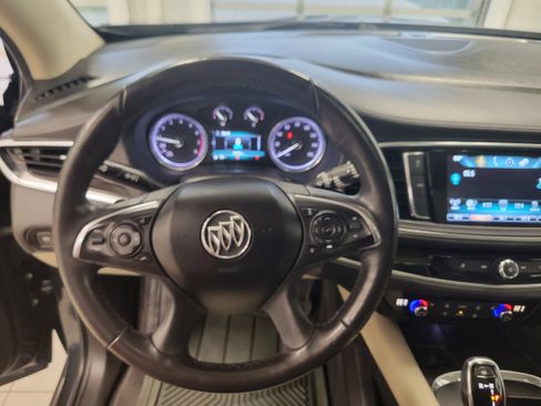Used 2019 Buick Enclave Essence image 17