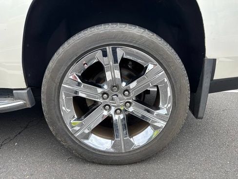 Used 2015 Cadillac Escalade Luxury AWD/4WD image 15