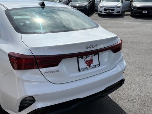 Used 2023 Kia Forte LXS w/ LXS Technology Package FWD image 6