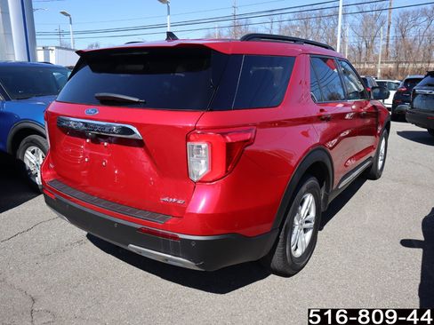 Used 2022 Ford Explorer XLT w/ Equipment Group 202A image 5