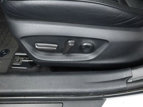 Used 2019 Toyota Avalon XSE FWD image 23