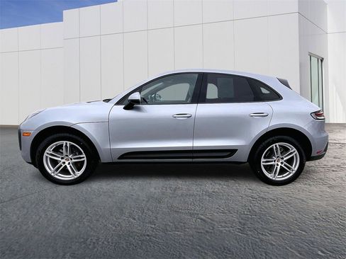 Used 2022 Porsche Macan image 2