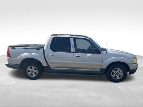Used 2005 Ford Explorer Sport Trac XLT AWD/4WD image 4