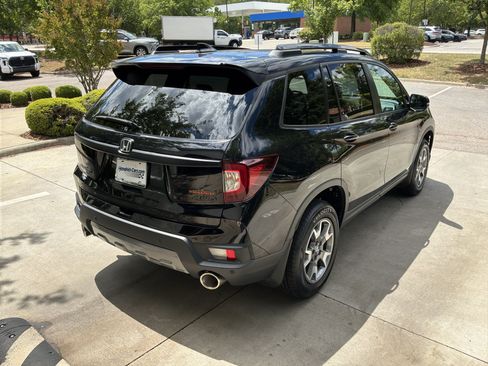 Used 2023 Honda Passport TrailSport image 10