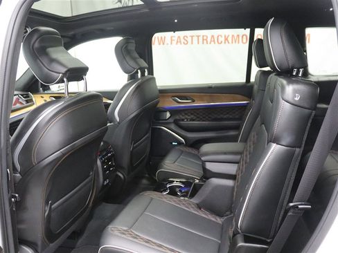 Used 2023 Jeep Grand Cherokee L Summit AWD/4WD image 19