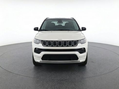 Used 2025 Jeep Compass Limited AWD/4WD image 2