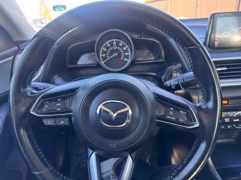 Used 2018 MAZDA MAZDA3 Touring image 19