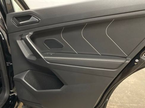 Used 2023 Volkswagen Tiguan SE w/ Panoramic Sunroof Package FWD image 86