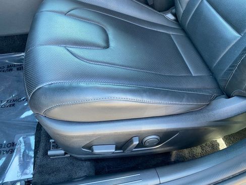 Used 2025 Hyundai Elantra Limited image 23