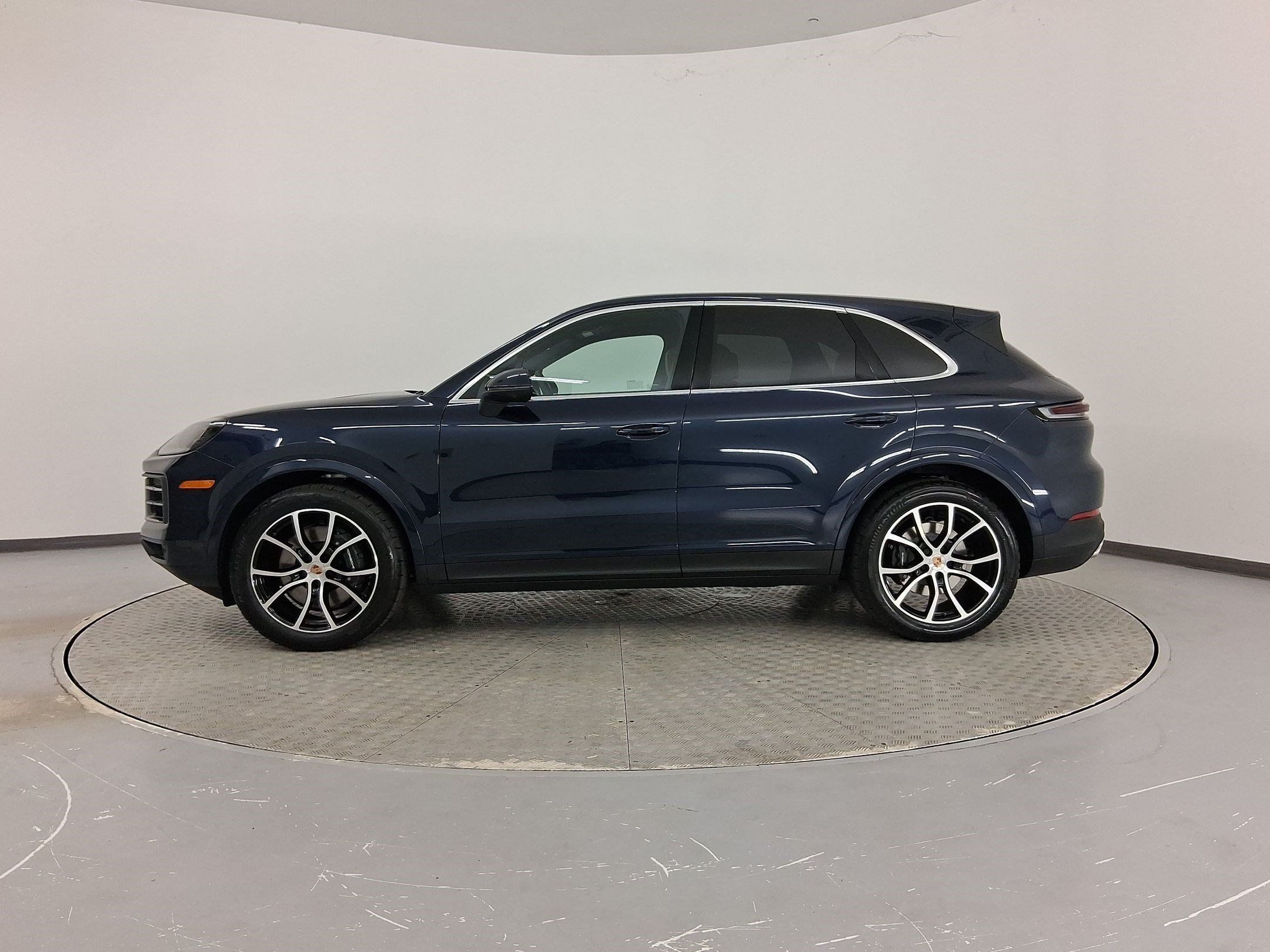 Used 2026 Porsche Cayenne AWD/4WD image 2