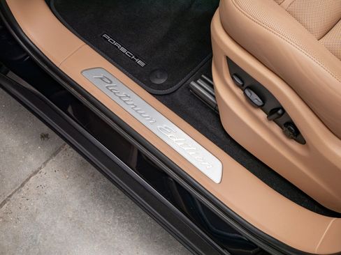 Certified 2023 Porsche Cayenne Platinum Edition AWD/4WD image 23