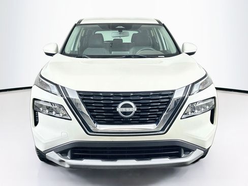 Used 2023 Nissan Rogue SV FWD image 2