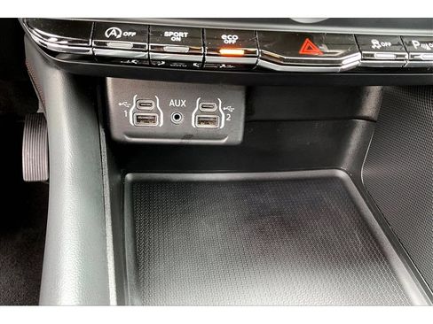 Used 2025 Dodge Durango GT AWD/4WD image 32