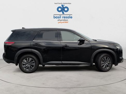Used 2024 Nissan Pathfinder S image 7