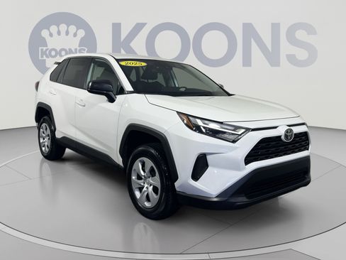 Used 2025 Toyota RAV4 LE FWD image 10