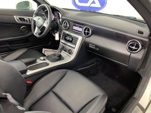 Used 2013 Mercedes-Benz SLK 250 image 32