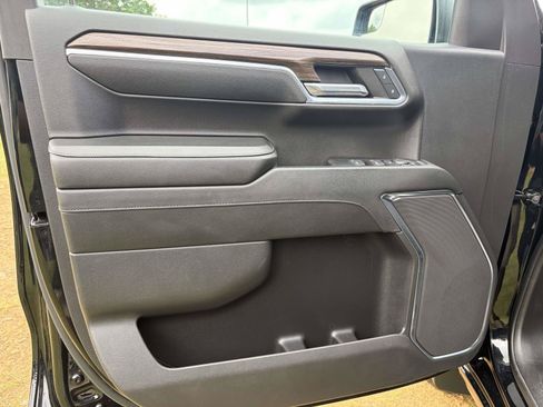 Used 2024 Chevrolet Silverado 1500 LT AWD/4WD image 5