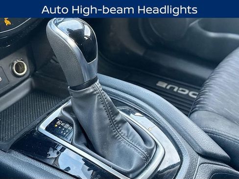 Used 2020 Nissan Rogue SV image 18