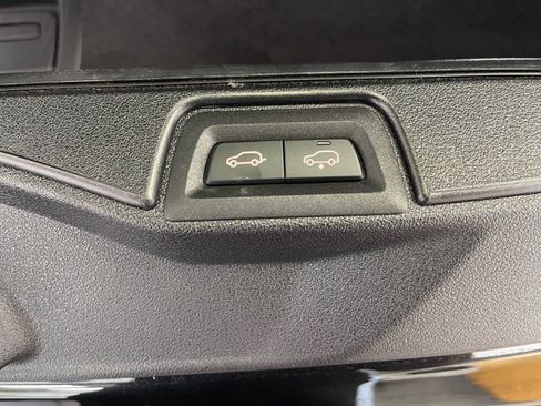 Used 2024 BMW X5 xDrive50e AWD/4WD image 37