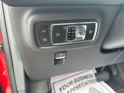 Used 2024 Lincoln Nautilus Premier w/ Jet Appearance Package image 16