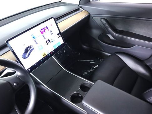 Used 2018 Tesla Model 3 image 33