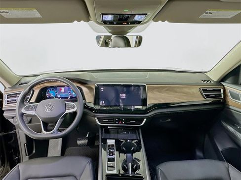 New 2026 Volkswagen Atlas SE image 3