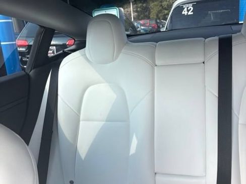 Used 2022 Tesla Model 3 Long Range AWD/4WD image 8
