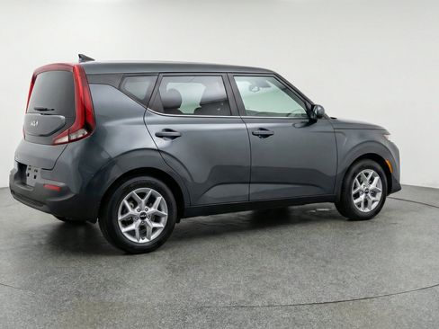 Used 2025 Kia Soul LX w/ LX Technology Package FWD image 9