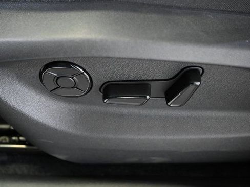 New 2026 Volkswagen Tiguan SE AWD/4WD image 25