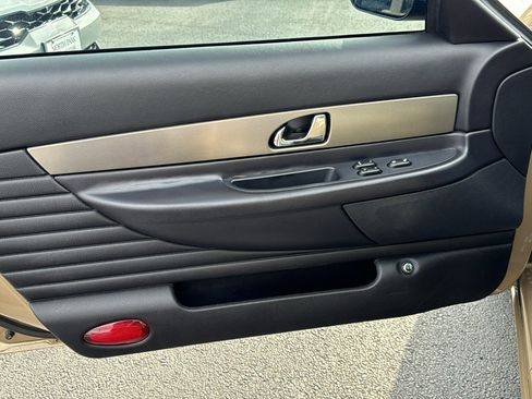 Used 2005 Ford Thunderbird RWD image 11