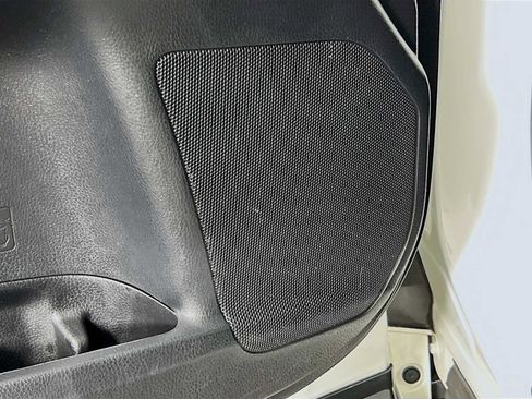 Used 2018 Toyota Highlander XLE image 19