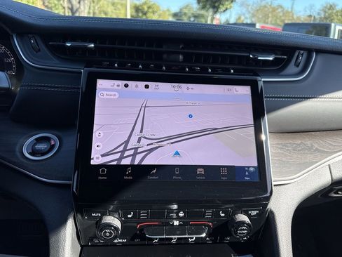 New 2025 Jeep Grand Cherokee L Limited w/ Black Appearance Package image 24