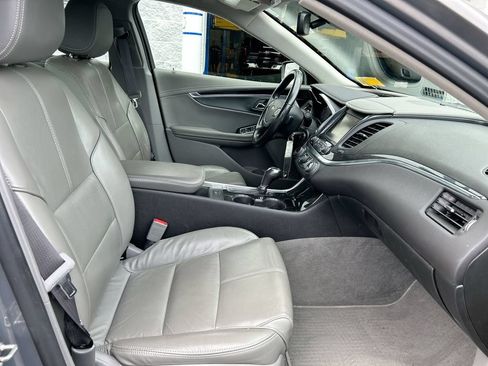 Used 2017 Chevrolet Impala LT w/ Convenience Package FWD image 27