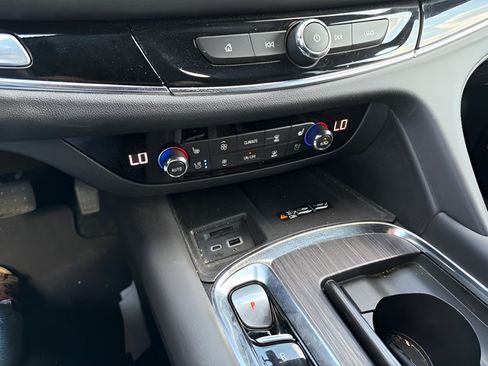 Used 2024 Buick Enclave Avenir AWD/4WD image 19