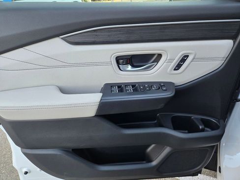 New 2026 Honda Pilot Touring image 17