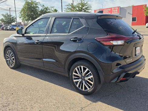 Used 2024 Nissan Kicks SV FWD image 4