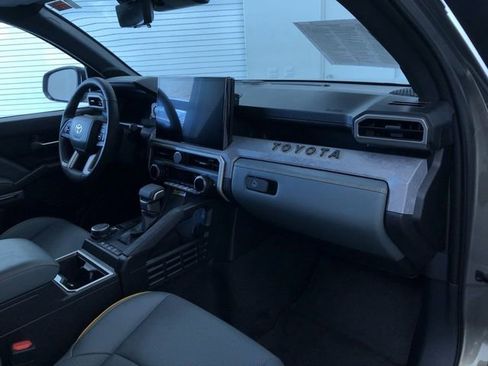 Certified 2025 Toyota Tacoma Trailhunter image 17