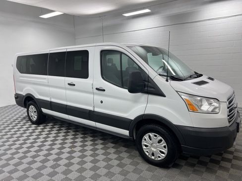 Used 2017 Ford Transit 350 XLT image 4