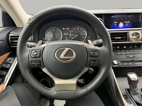 Used 2018 Lexus IS 300 image 14