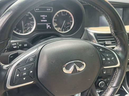 Used 2017 INFINITI QX30 Premium AWD/4WD image 21