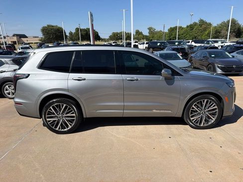 Used 2024 Cadillac XT6 Sport w/ Technology Package AWD/4WD image 6
